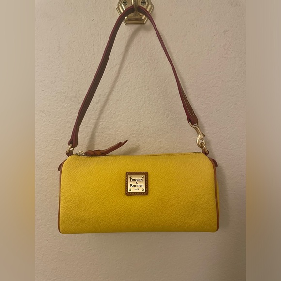 Dooney and Bourke handbag in perfect condition. Never been used. - Picture 1 of 2